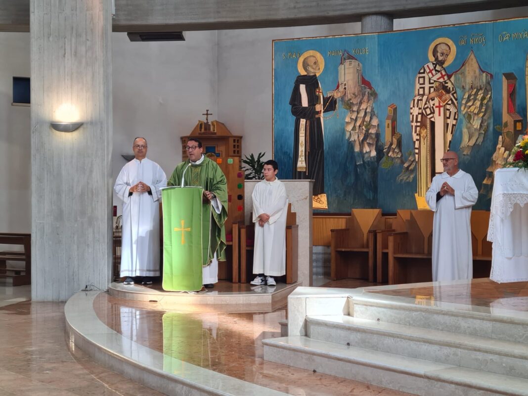 Momenti di comunità:
 Splendida celebrazione eucaristia animata dalle Suore Disc...