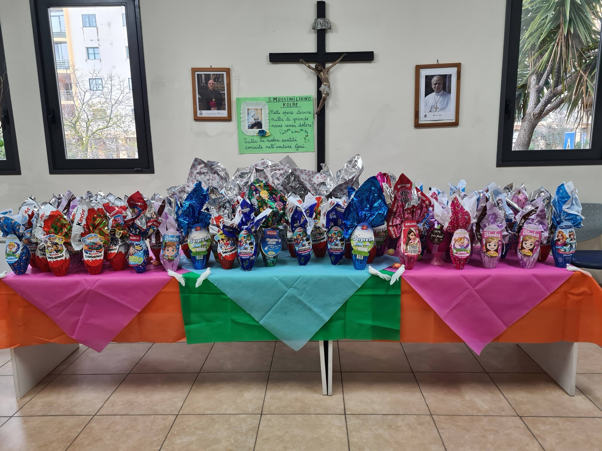 Distribuzione Uova di Pasqua
